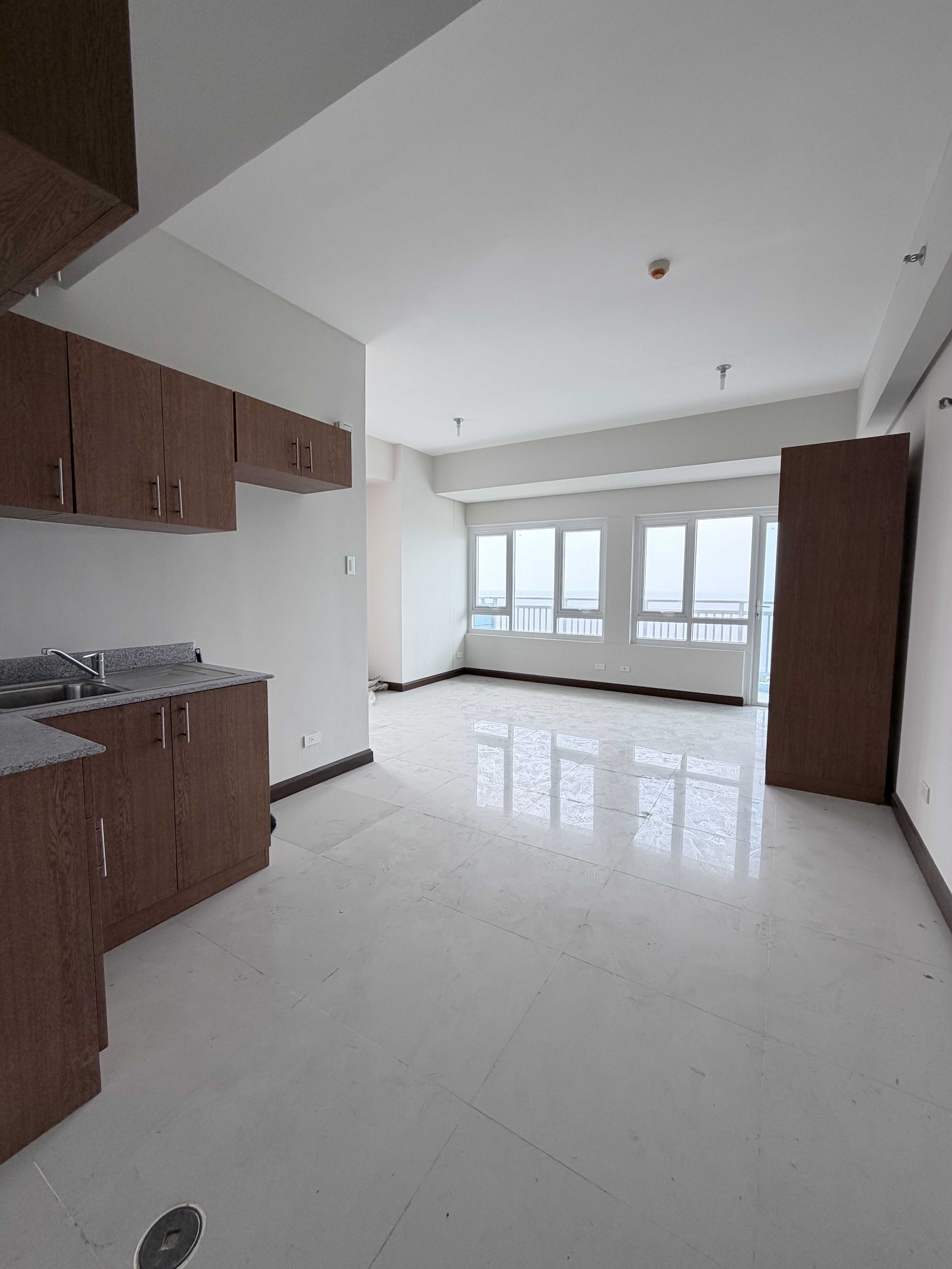 Unit 17C 17/F Tower C Amisa Private Residences Brgy. Punta Engano Lapu-Lapu City Cebu