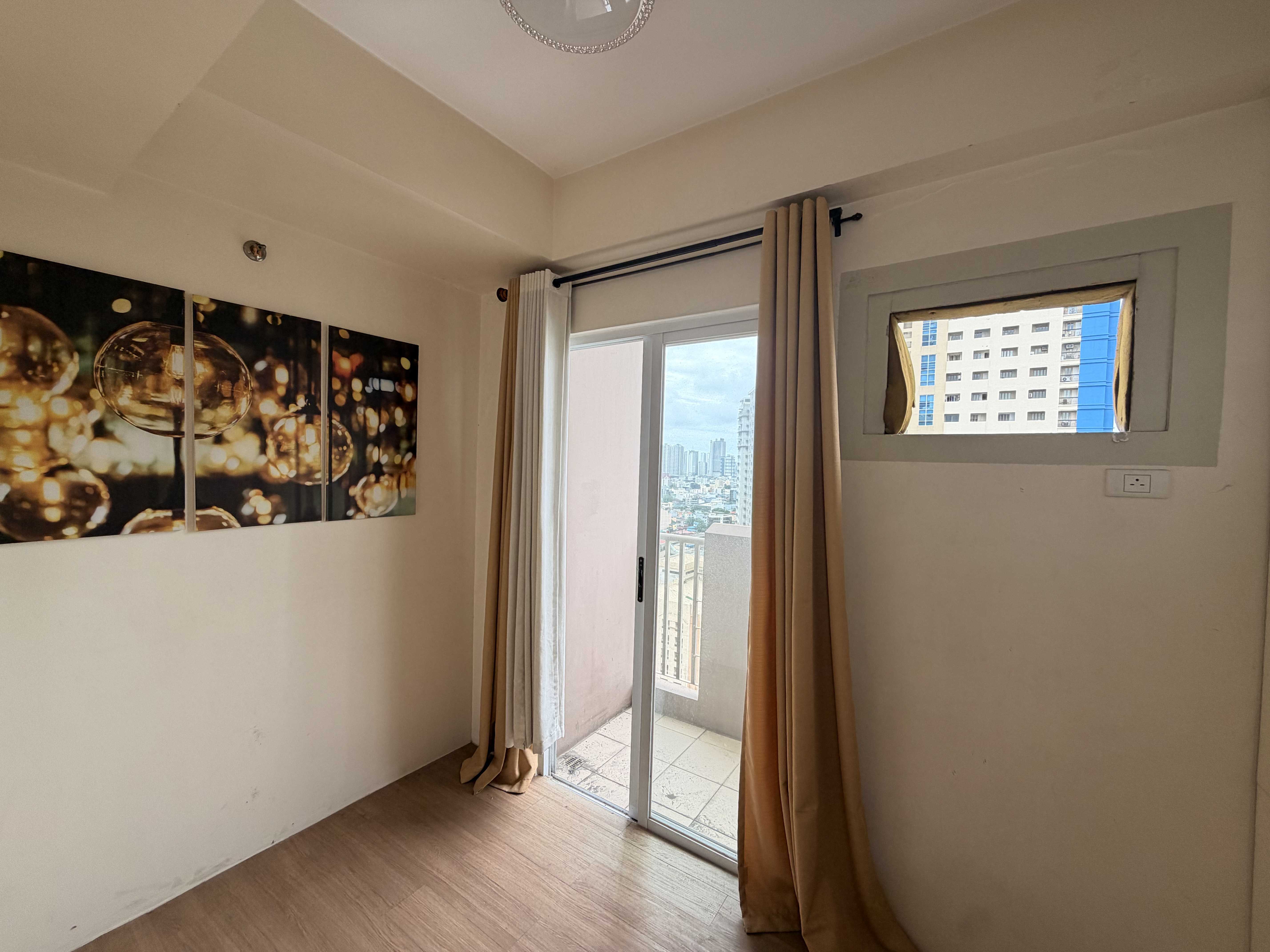 Unit 22F-2204 22/F Tower 3 Laureano Di Trevi Chino Roces Ave. Pio del Pilar Makati City
