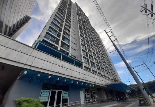 Unit U2019 20/F Tower 2A The Linear corner of Mayapis Malugay and Yakal Sts. Brgy. San Antonio Village Makati City